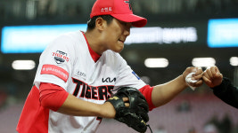 '신들린 삼진 쇼' KIA 이의리, 3전 4기 데뷔 첫 승