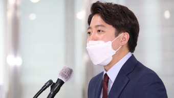 이준석 초반 여론조사 선전에 눈길…해석은 분분