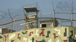 [Pick] 빈 초소서 만난 남녀 소위 적발…사진 유포된 경위도 조사