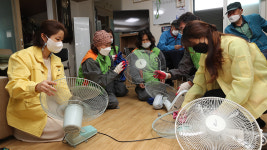 7월부터 전국 경로당, 노인복지관 정상 운영