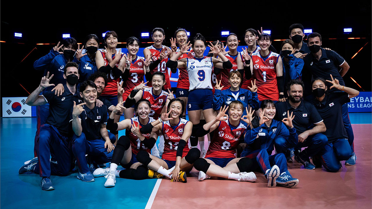 한국 여자배구 대표팀, 역전승으로 VNL 첫 승 기록! (76자)