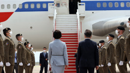 문 대통령, G7 참석 및 유럽 순방 마치고 귀국길
