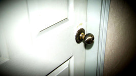 심야에 흉기 들고 이웃집 노크…2심서 유죄→무죄