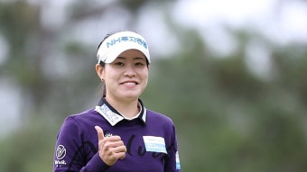 '버디만 10개' 박민지, 선두 도약…시즌 7승 '정조준'