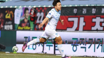 포항 정재희 한방에 '디펜딩 챔피언' 전북 시즌 첫 패배