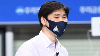 프로배구 OK금융그룹, 석진욱 감독과 재계약…