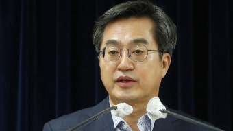 민주당 경기지사 후보에 김동연 전 부총리 확정…경선 압승
