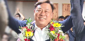 '조국 저격수', '진보당 유일의 단체장'…화제의 당선인들