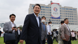 윤 용산 입주 허락 감사…김건희 여사는 불참