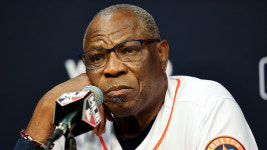 72년 만의 흑인 없는 월드시리즈…휴스턴 감독 "안 좋아 보여"