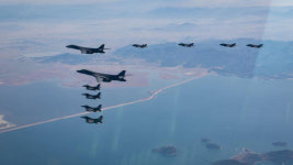 [단독] B-1B 유례없는 서해 진입…중 역할 압박