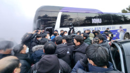 [영상] 스카이72 강제집행 시도…소화기 쏘며 대치