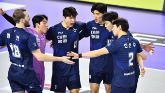 대한항공, 현대캐피탈에 완승…3시즌 연속 정규리그 1위 초읽기