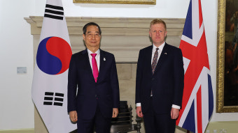 한 총리, 영국 부총리 만나 