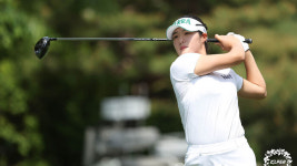 라이징 스타 방신실, KLPGA 매치플레이 첫날 홍정민에 역전승