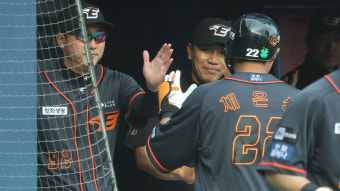 '오심 피해' 한화 최원호 감독 