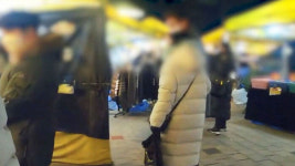 노란 천막서 판다면서요?…일본인 관광객들이 찾는 것은