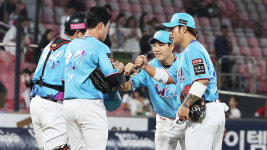 4연승 kt, 2위 SSG 1경기 차 압박…7위 롯데도 3연승 가을 희망가