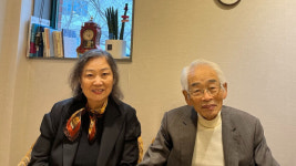 [Pick] 윤동주 묘 찾아내 절 올린 日 교수…연구자료 2만 점 한국에 기증