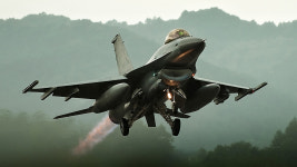 서산서 공군 KF-16 1대 기지 내 추락…조종사 비상탈출