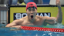 '21살' 지유찬, 21년 만에 자유형 50m 금메달