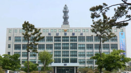 익산서 망치로 유리문 깨고 금은방 턴 10대 검거