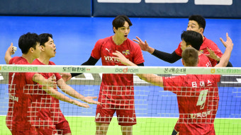 프로배구 한전, 8년 10개월 만에 6연승…KB손보는 12연패
