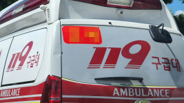 창원서 승용차와 버스 충돌…1명 사망 · 6명 경상