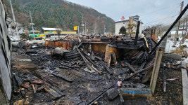 LPG 충전소 맞은편 내 집 쑥대밭…간발 차이로 목숨 건져