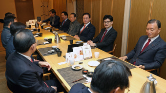 한동훈, '공천 룰' 확정 다음날 중진 오찬…
