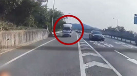 안전지대 세웠다가 쾅…정차 운전자도 과실?