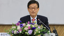 온덕종합장식 | 무협회장 "미국, '한국 수입 규제' 확대 가능성 점증…사전 대비 해야"
