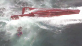 제주 해상서 1명 사망·2명 실종…높은 파도에 구조 난항