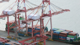 생산, 석 달 연속 증가…건설 수주 13년여 만에 최대폭 감소