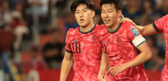 이강인 도움에 활짝 웃은 손흥민 
