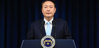 윤 대통령, 의대 2천 명 증원안 논의 여지 열어…