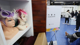 [현장] 씨름장에서 투표를!…이색 투표소 모음.zip