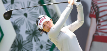 박주영과 방신실, KLPGA iM금융오픈 대회 공동 선두 질주