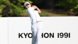 이제영, 교촌 여자골프 2R 단독 선두…첫 우승 도전