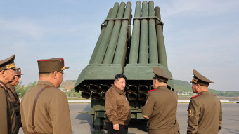 김정은, 신형 240 방사포 차량 공장 시찰…직접 시운전도