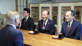 국민의힘, 평산마을 찾아 협치 손짓…문재인 혐오 정치 끝내야