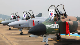 하늘의 도깨비 F-4 팬텀, 55년 임무 마치고 오늘 퇴역