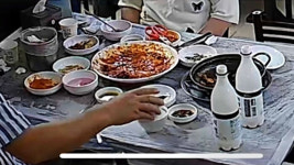음식 싹싹 비우곤 맛 달라졌다…환불 요구한 손님