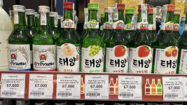한국 소주인줄 알았더니…동남아에서 팔리는 이 나라 소주