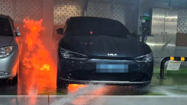 "타워·지하는 안 돼요"…화재 우려에 전기차 출입 '갑론을박'