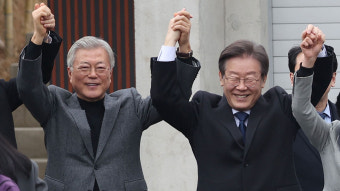 이재명, 노무현 묘역 참배 후 권양숙 여사와 오찬, 문재인 전 대통령 부부와 대면