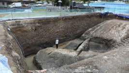 김해 봉황동 유적서 대규모 공사 흔적…조개껍데기 섞어 흙 쌓아