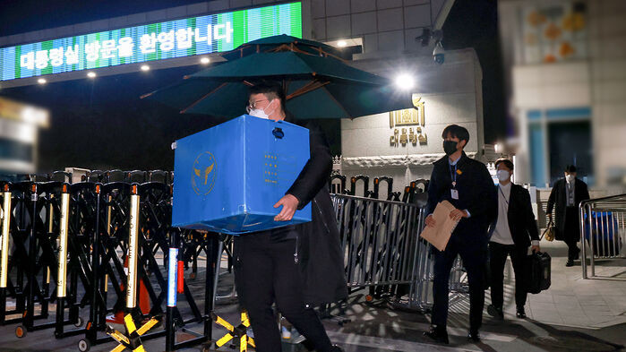 윤석열 전 대통령 압수수색 대치 지속…대통령실 갈등 확산