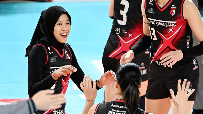 프로배구 2025-2026 시즌 1라운드 MVP, KB손보의 비예나와 GS칼텍스의 실바                           