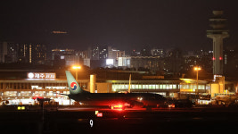 호기심에…제주공항서 항공기 비상구 건드려 1시간 지연 출발